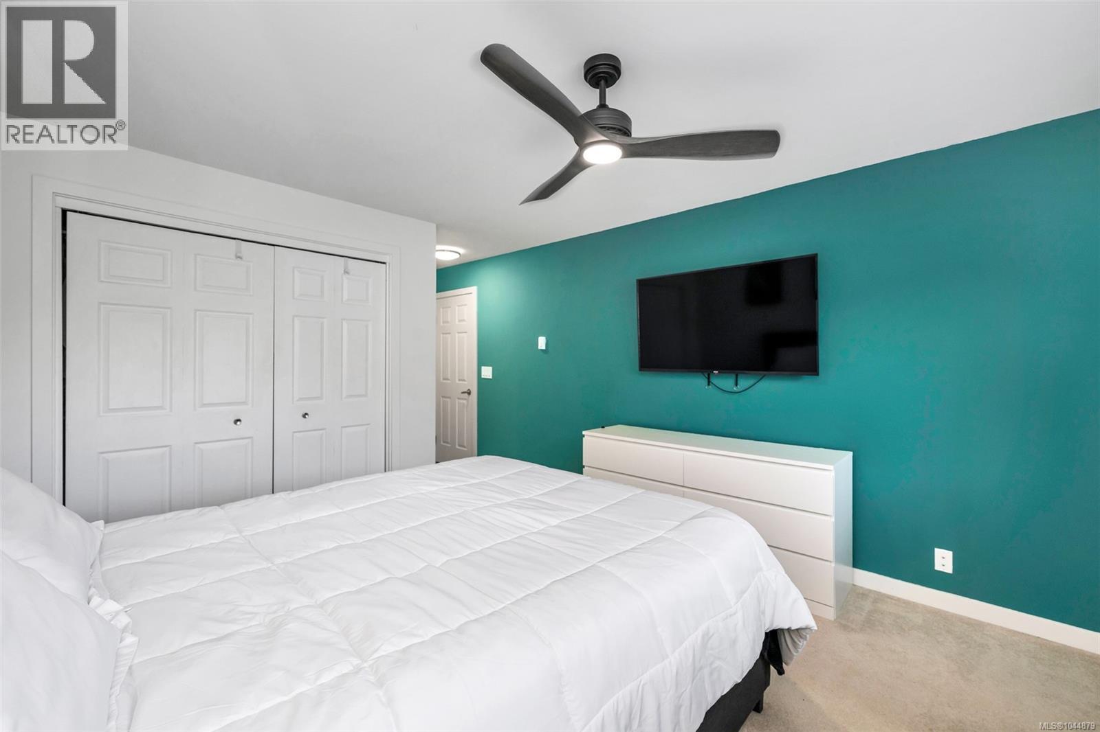 201 3900 Shelbourne Street, Saanich