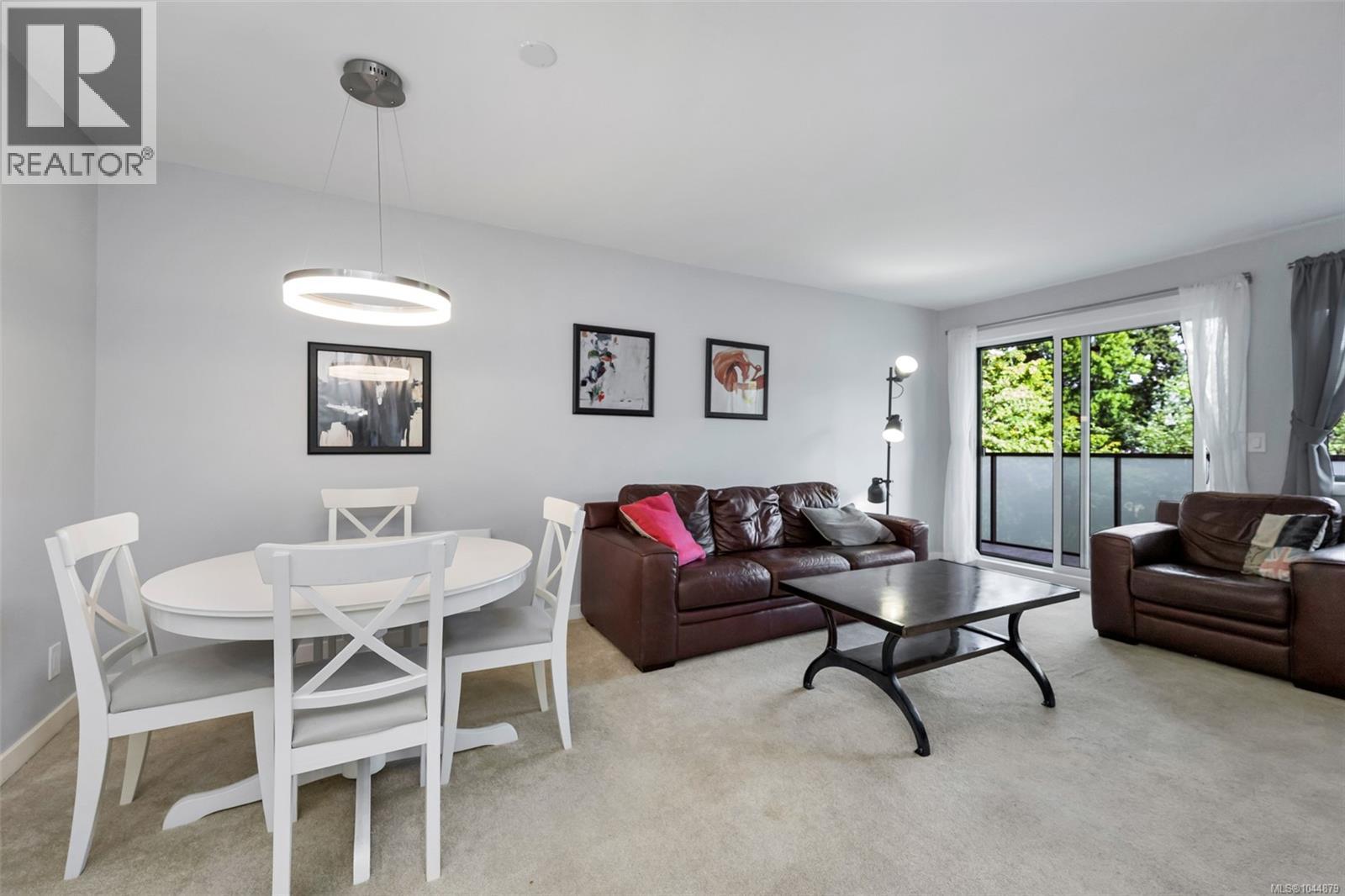 #201 3900 Shelbourne St - 6