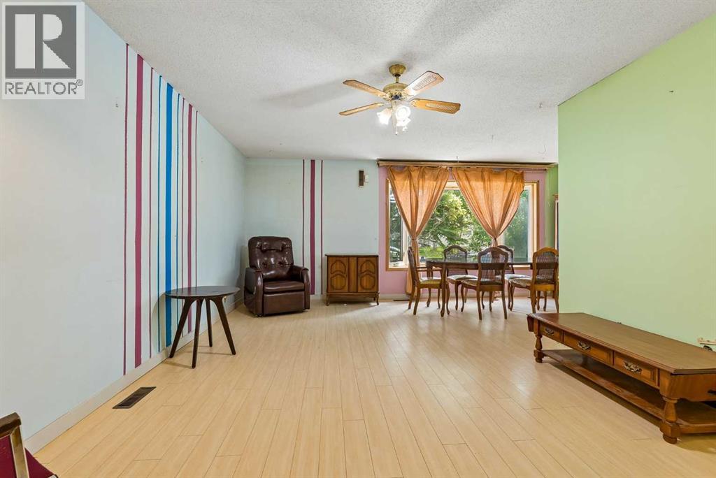 189 Whitaker Close NE - 4