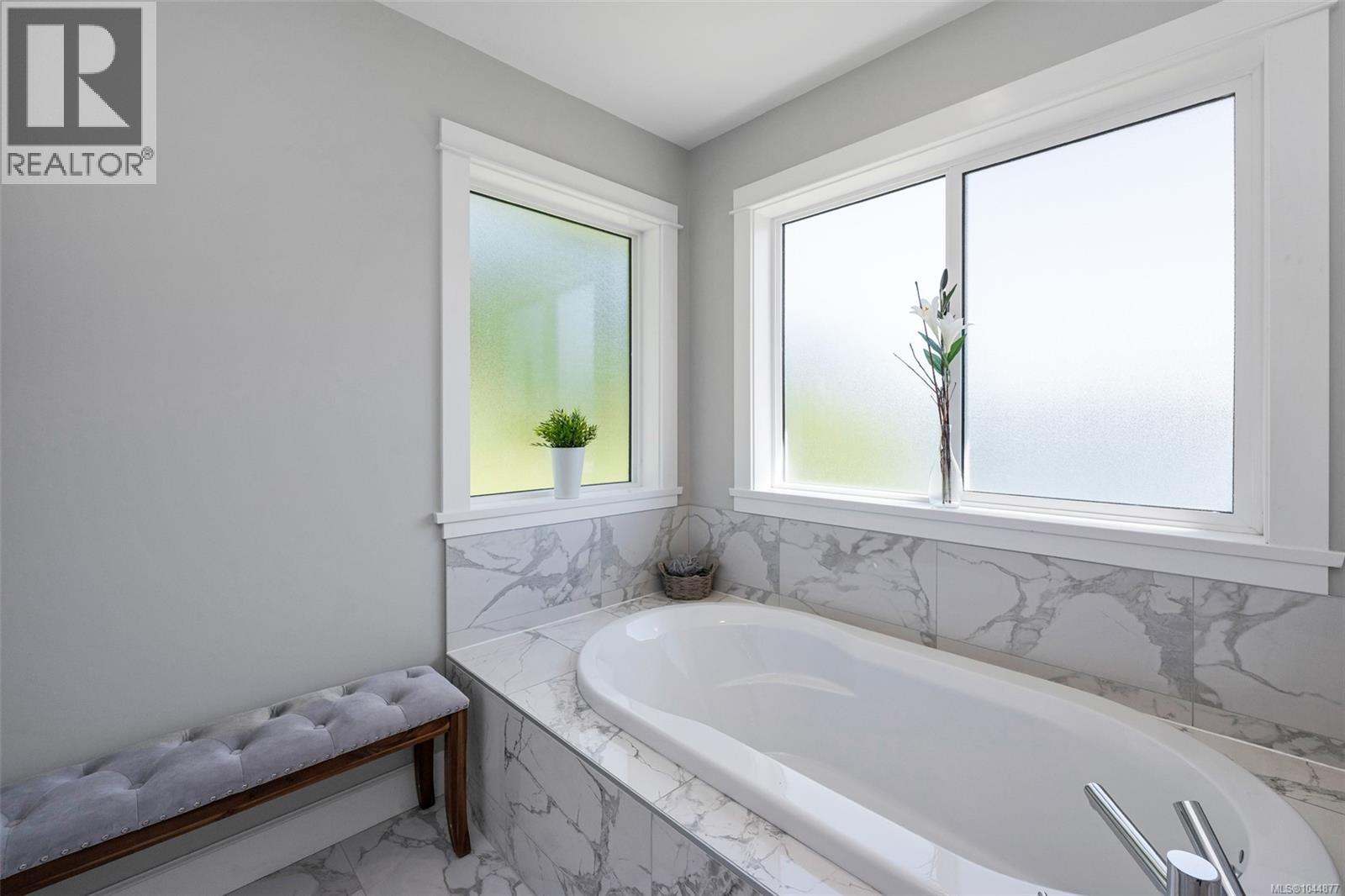  2717 Panda Place, Langford