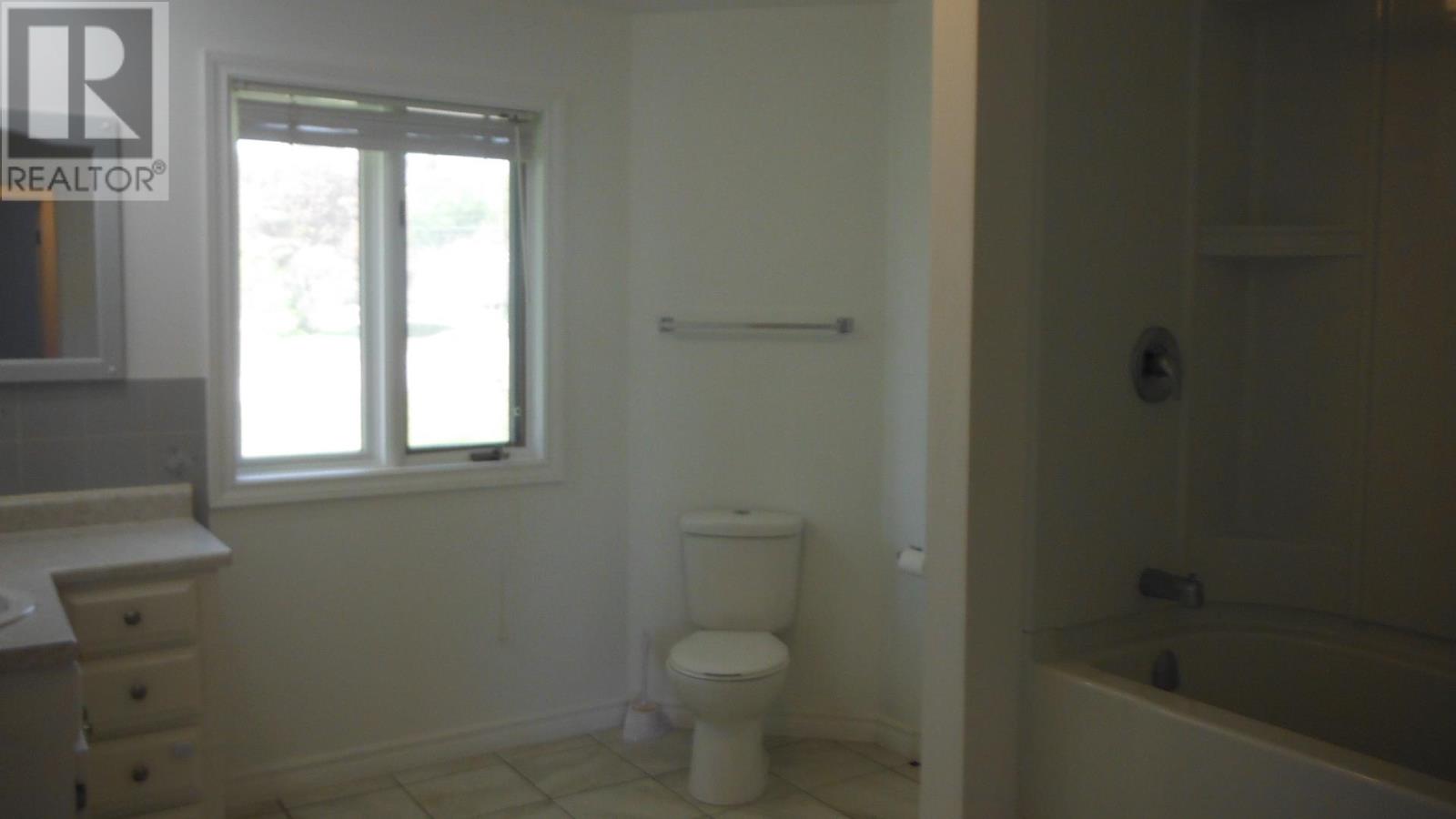 90-94 Stockman Drive - 40
