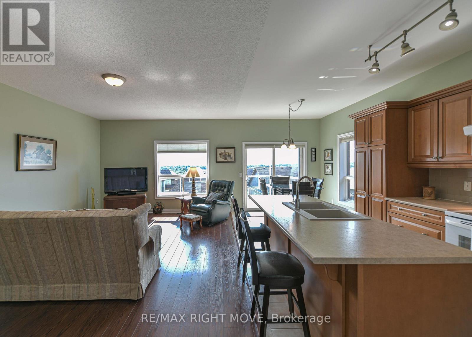 97 ATLANTIS DRIVE - Image 10