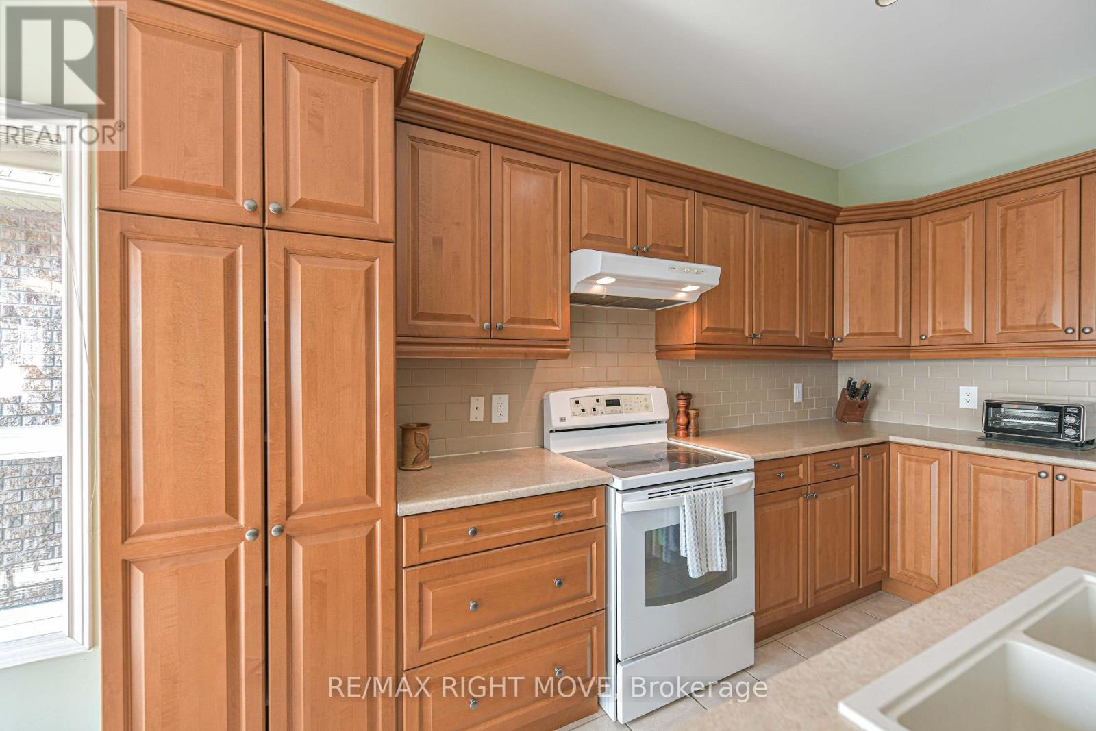 97 ATLANTIS DRIVE - Image 13