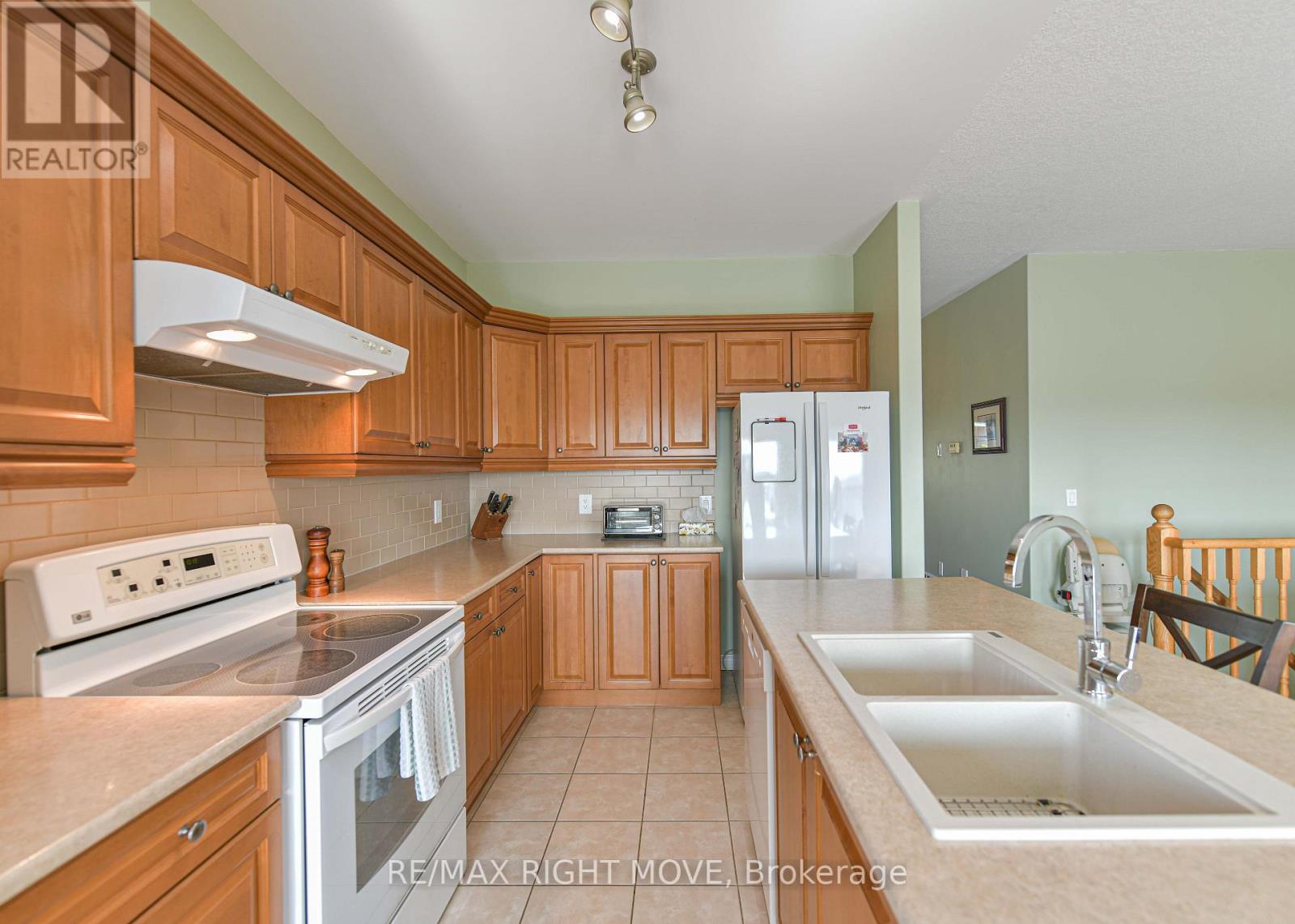 97 ATLANTIS DRIVE - 14