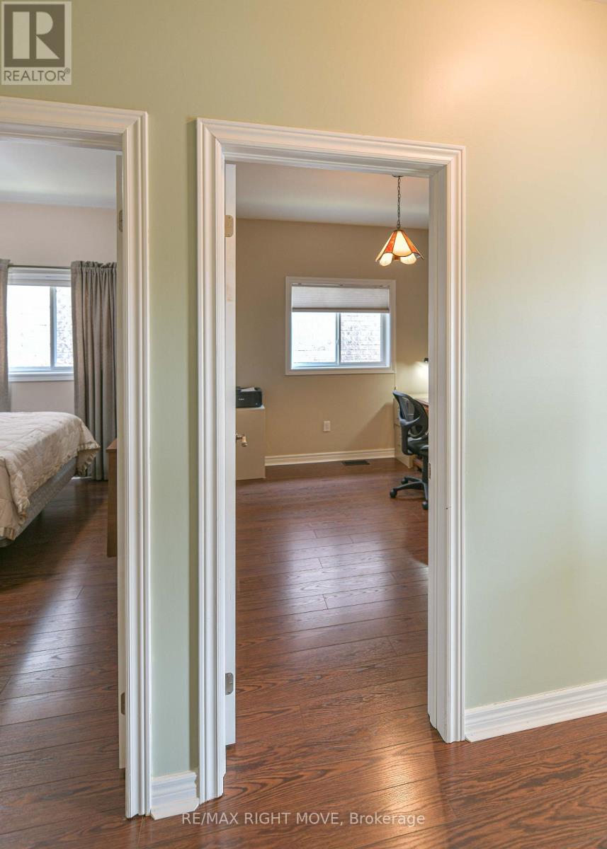 97 ATLANTIS DRIVE - Image 34