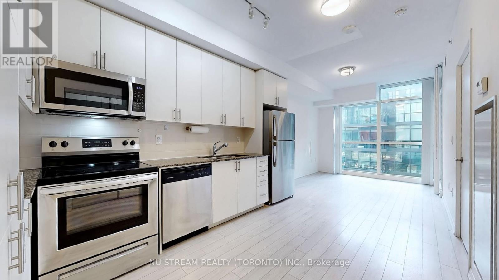 #613 3091 DUFFERIN STREET - 11
