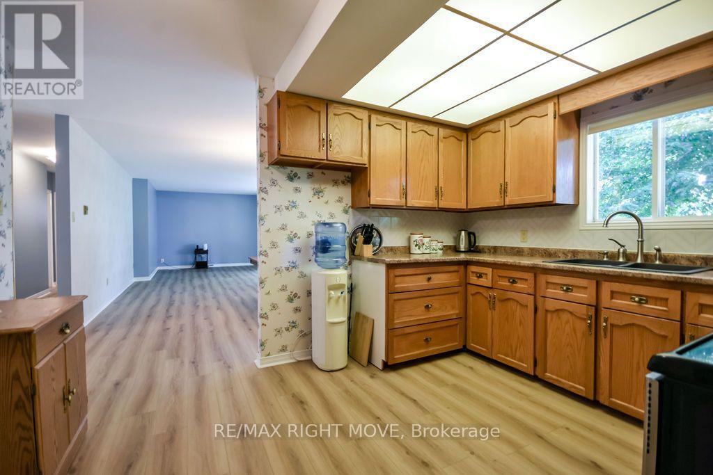 3263 SHOREVIEW DRIVE - 11