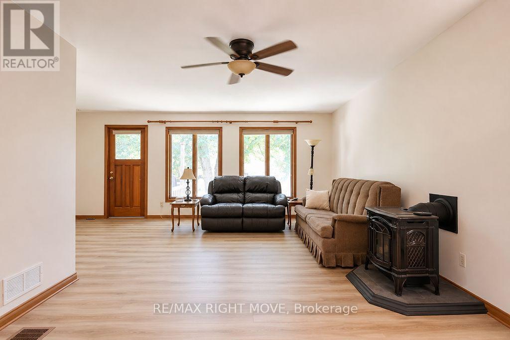 3263 SHOREVIEW DRIVE - 12