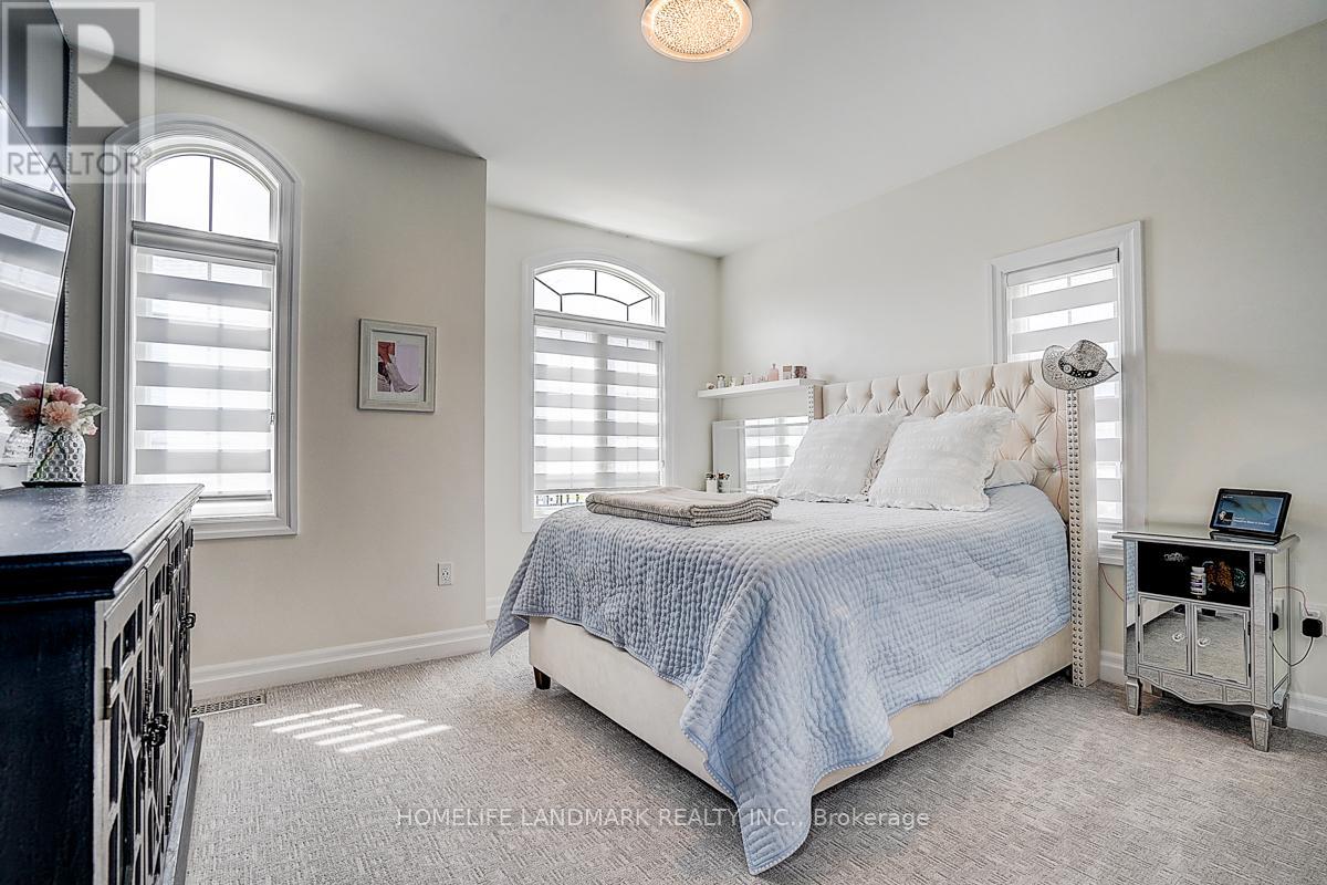 56 BOTELHO CIRCLE - 28