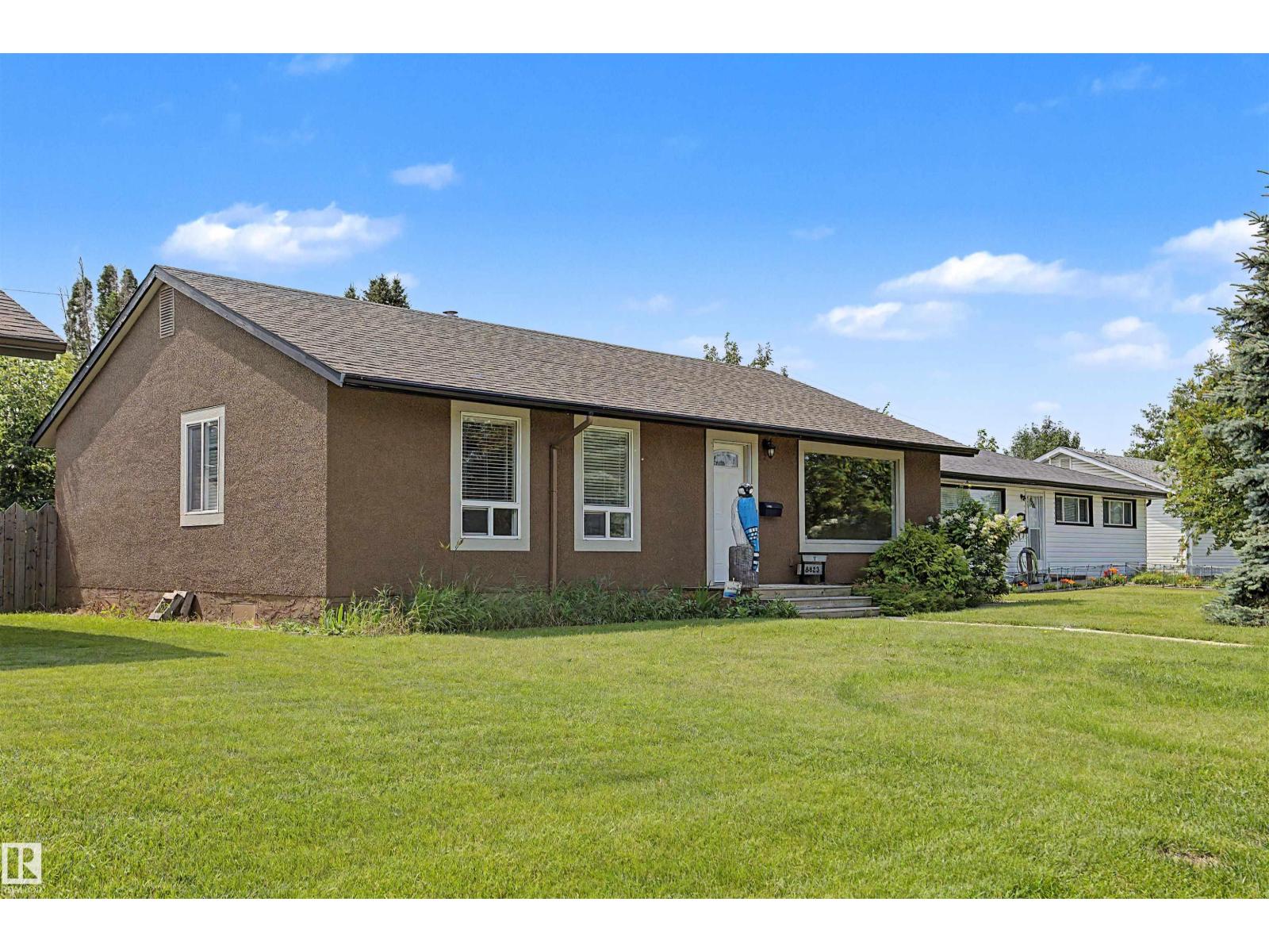 8823 130A AV NW - 3