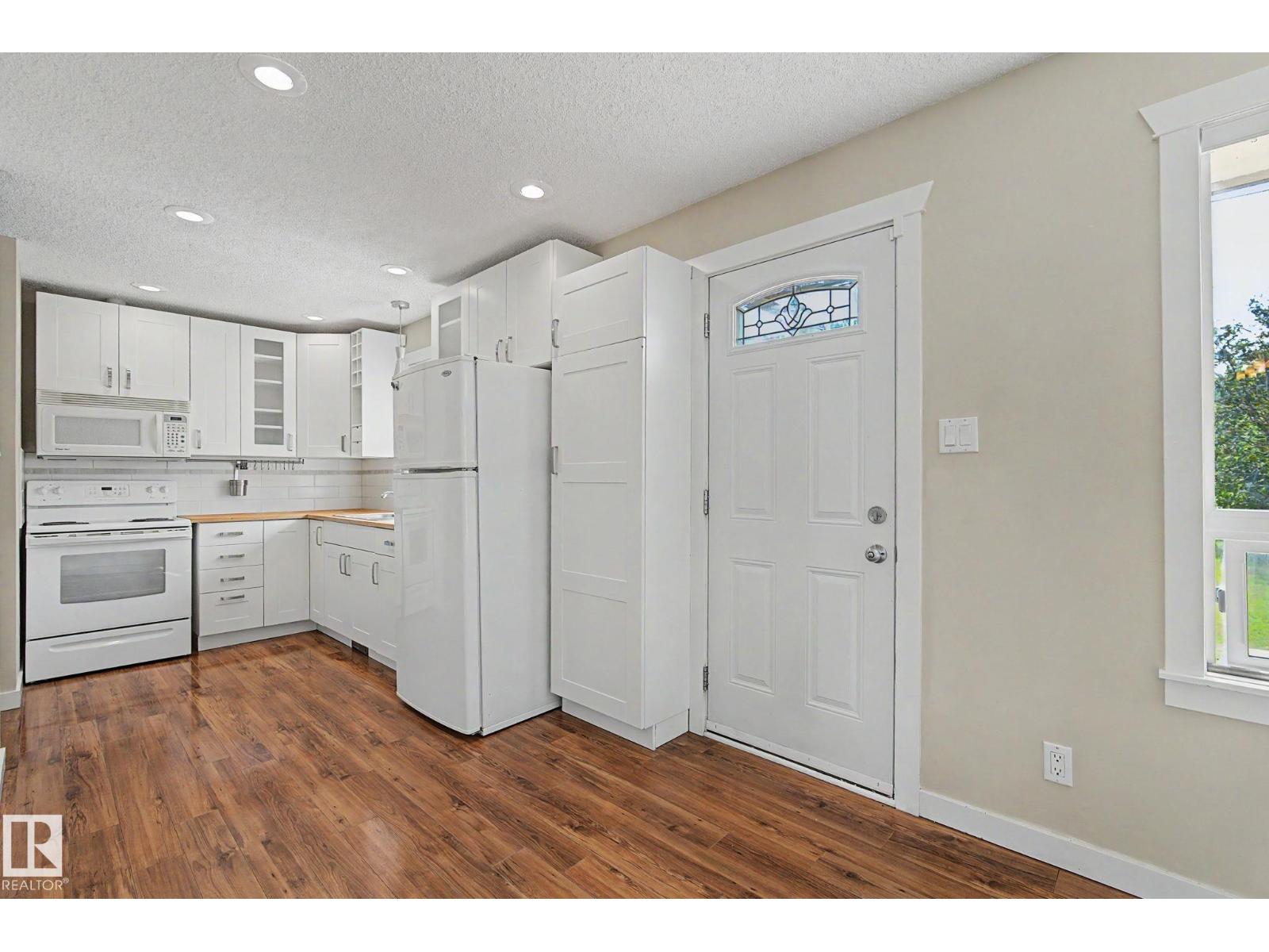 8823 130A AV NW - 41