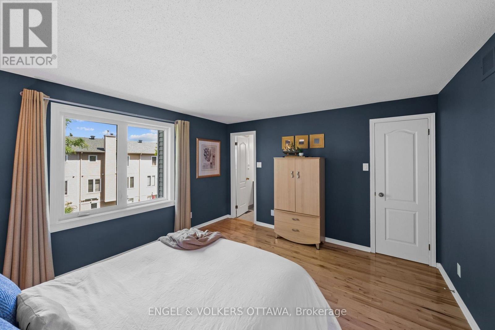 1831 SUMMERFIELDS CRESCENT - 29