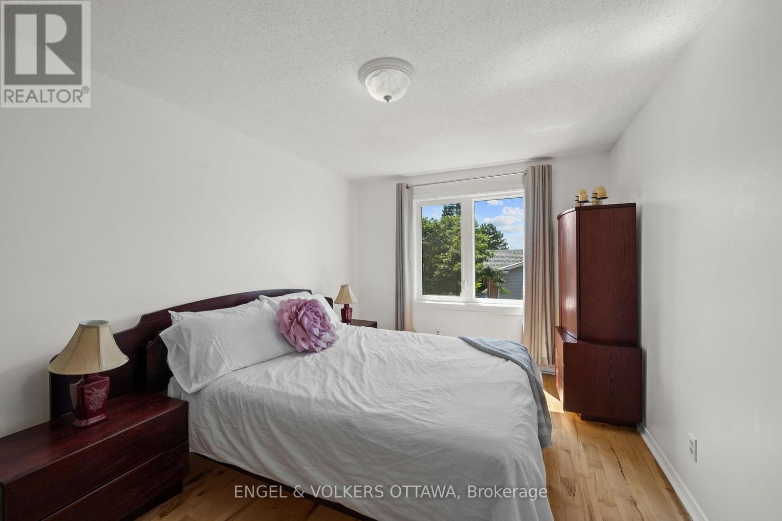 3 Bed, 3 Bath House for Sale in Ottawa – 1831 SUMMERFIELDS CRESCENT, Ottawa – MLS# X13630068 - Image 37