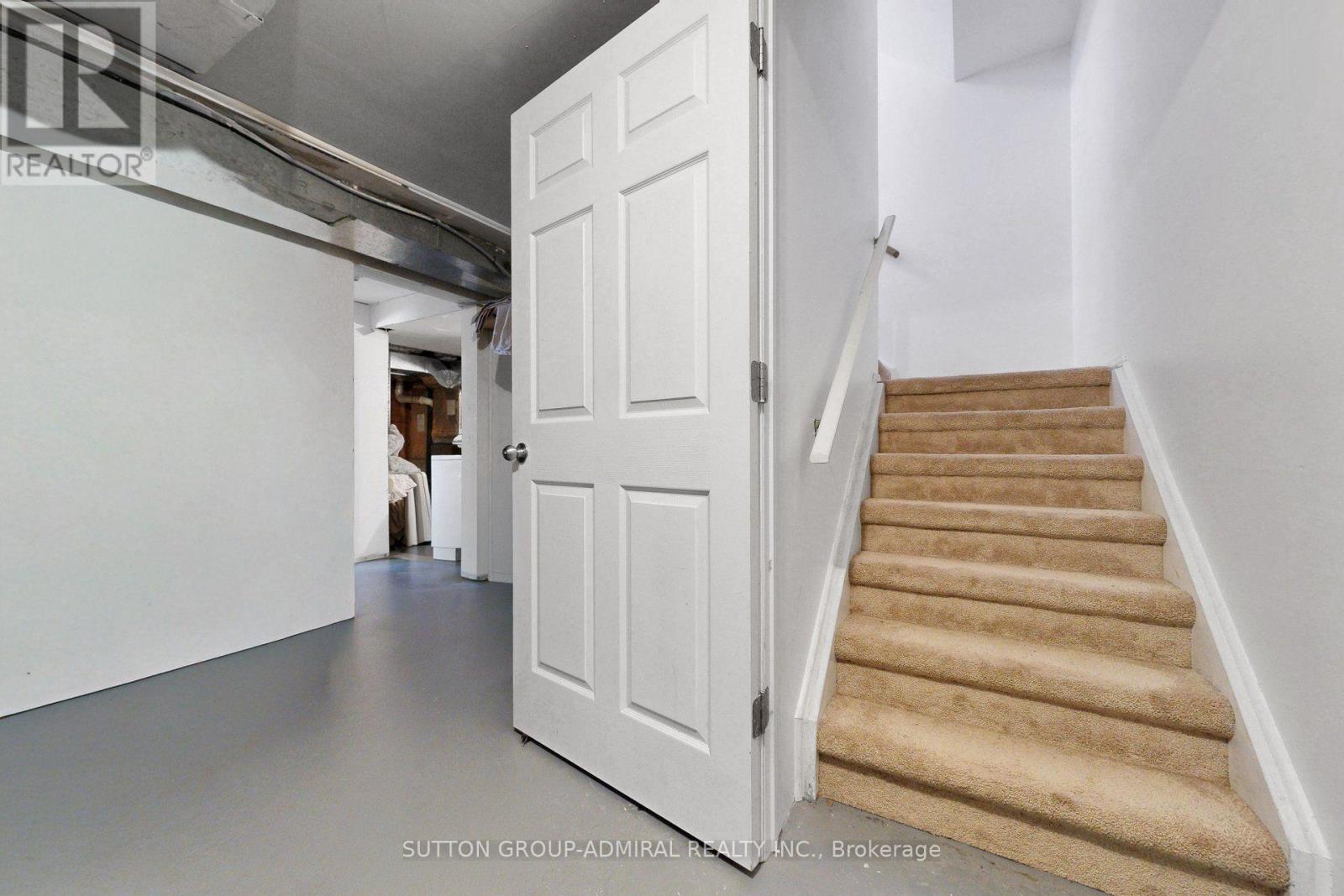 879 PEGGOTY CIRCLE - 35