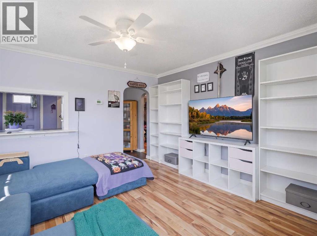 5928 51 Avenue - 5