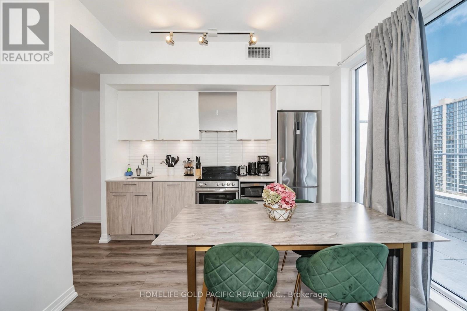 #925 251 JARVIS STREET - 15