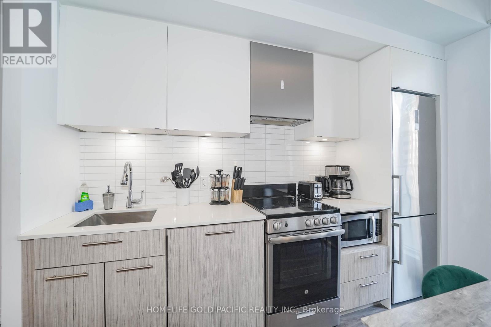 #925 251 JARVIS STREET - 16