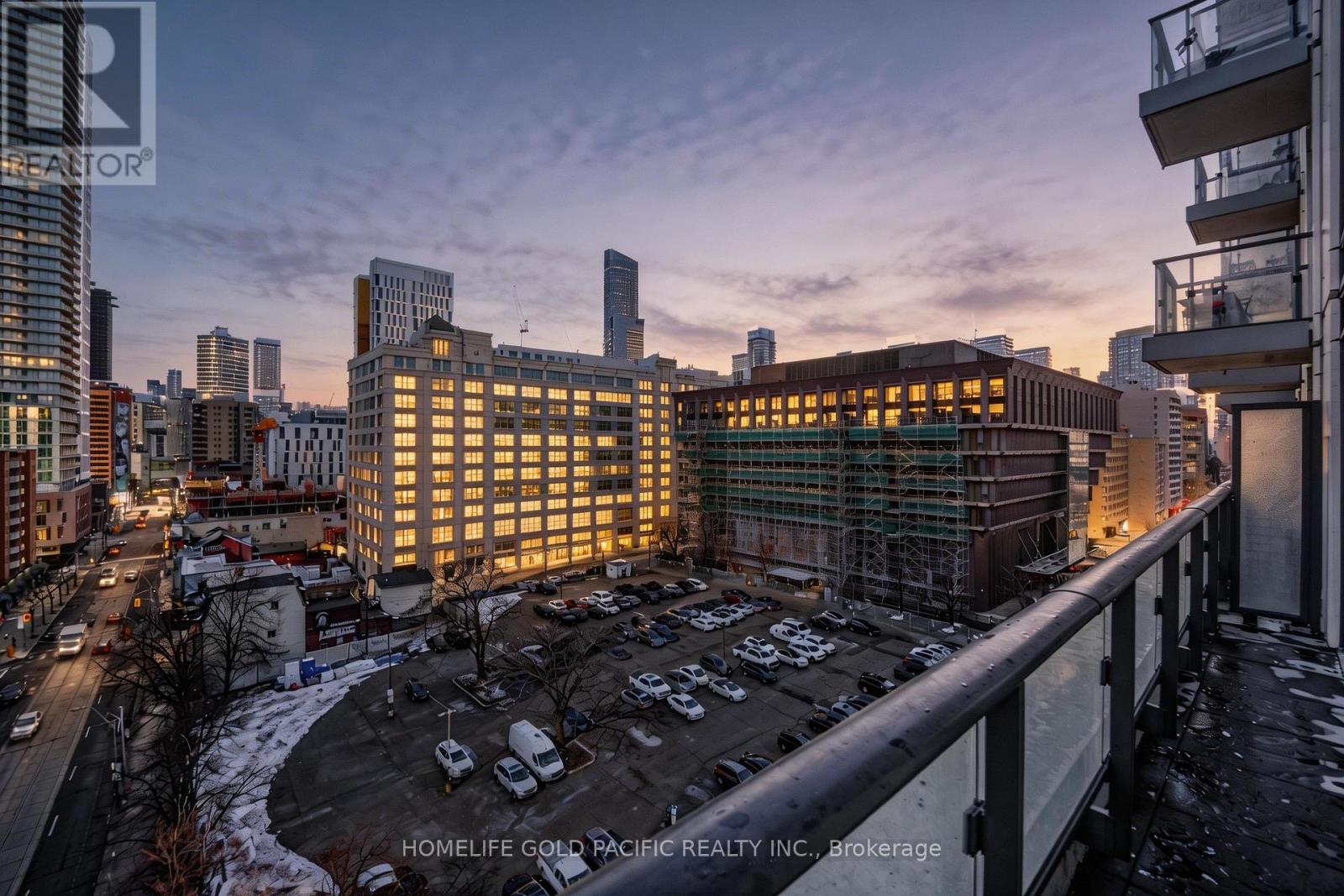 #925 251 JARVIS STREET - 27