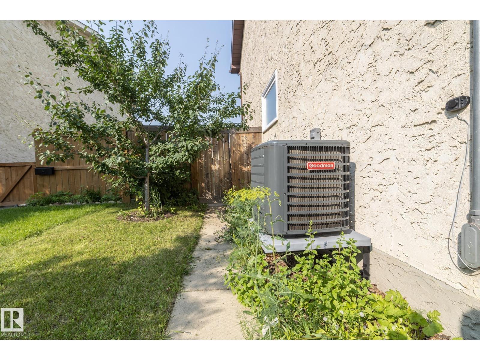 10552 Beaumaris RD NW - 27