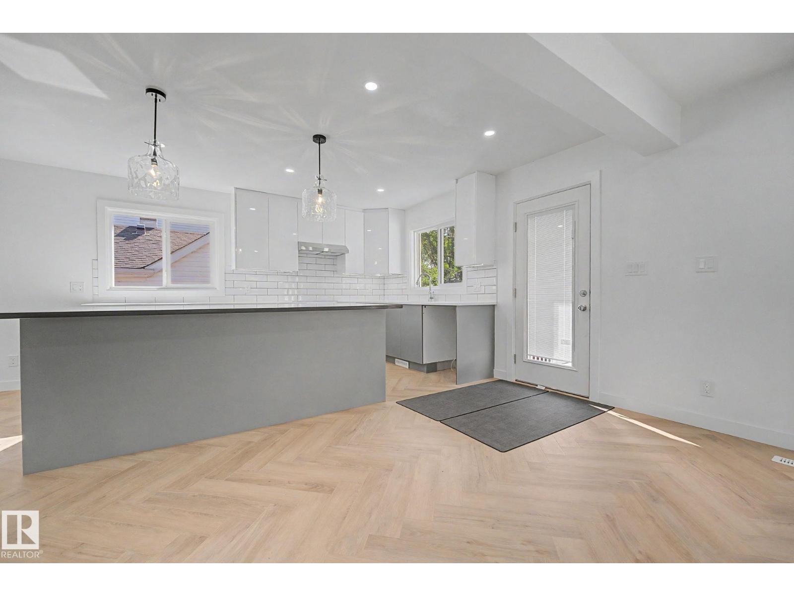 10570 66 AV NW - 12