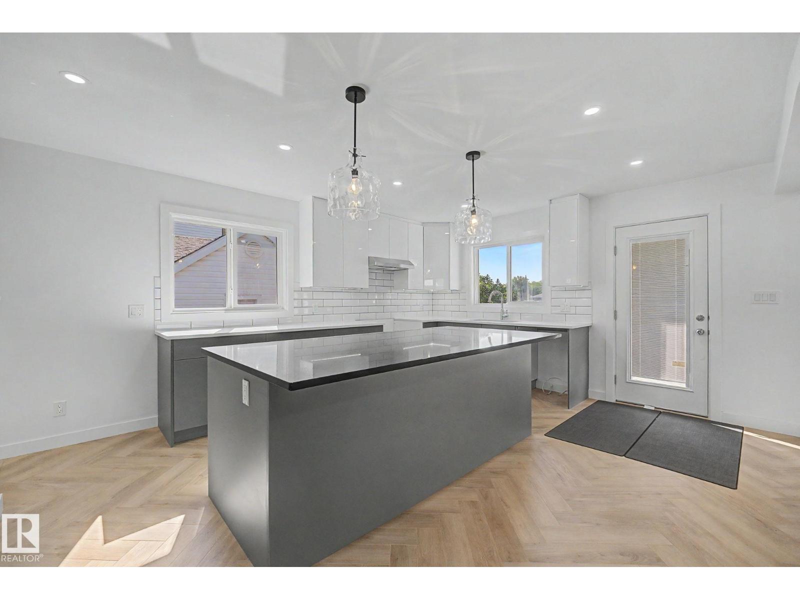 10570 66 AV NW - 13