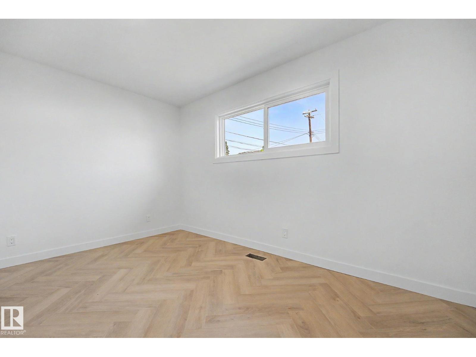 10570 66 AV NW - 23