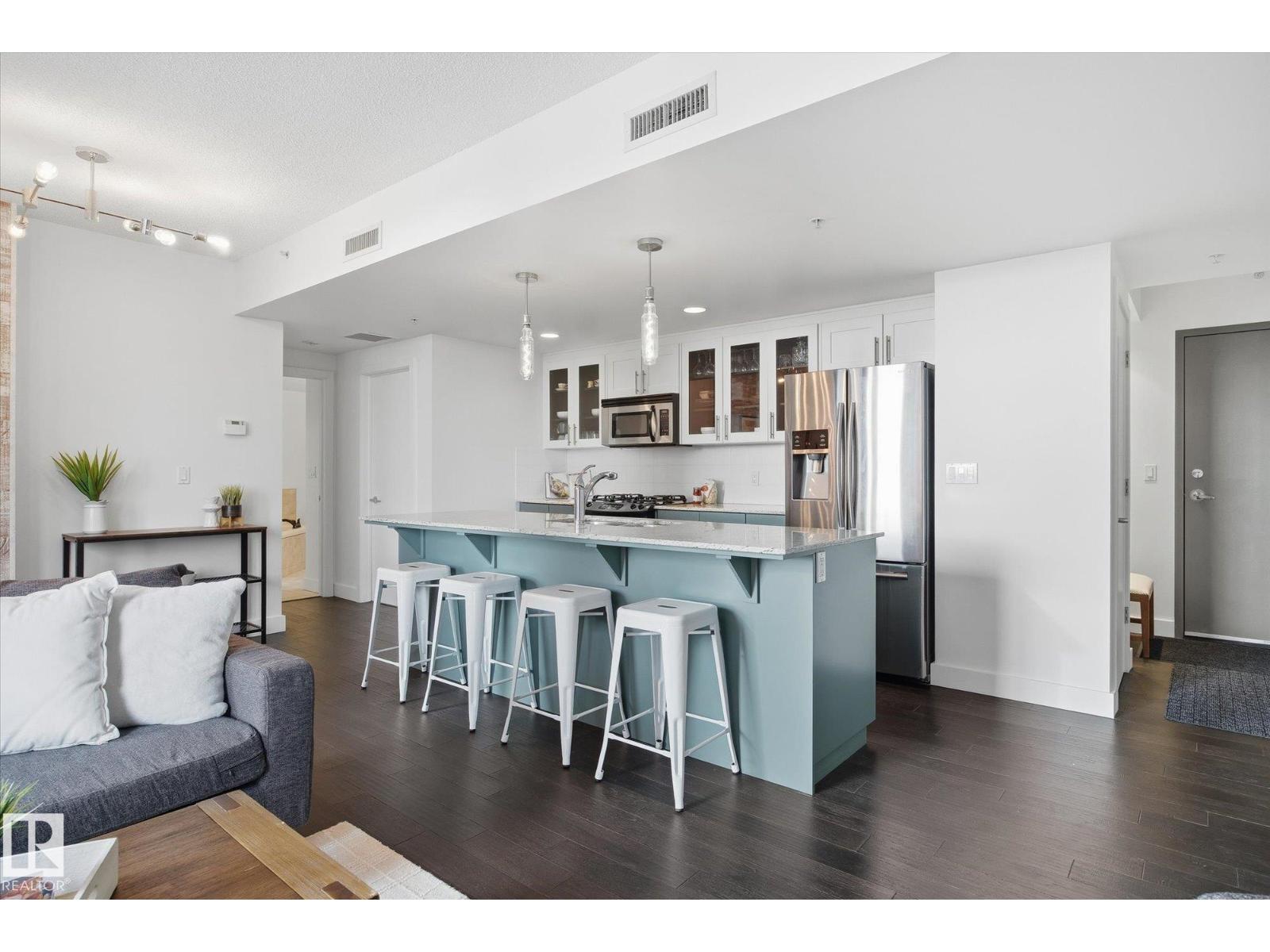 #506 10028 119 ST NW, Wîhkwêntôwin, Edmonton photo 1