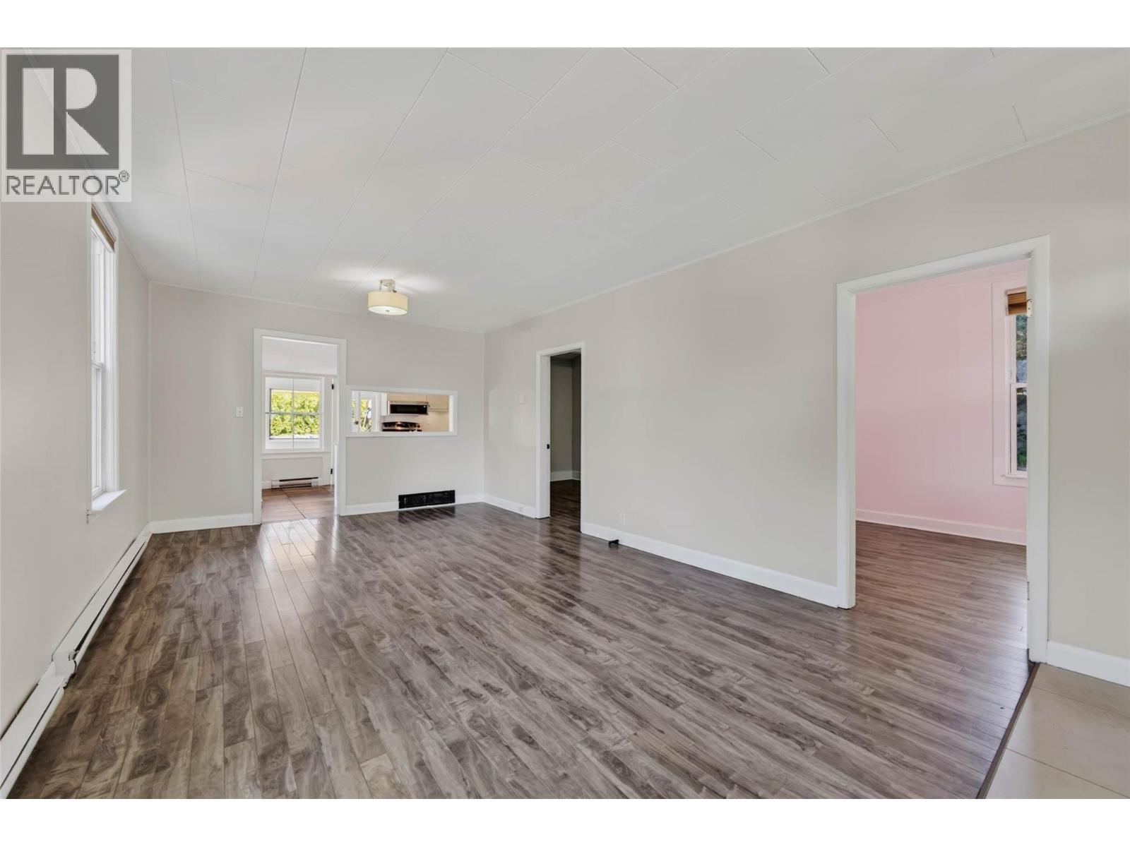 1011 Hall Street - Image 15