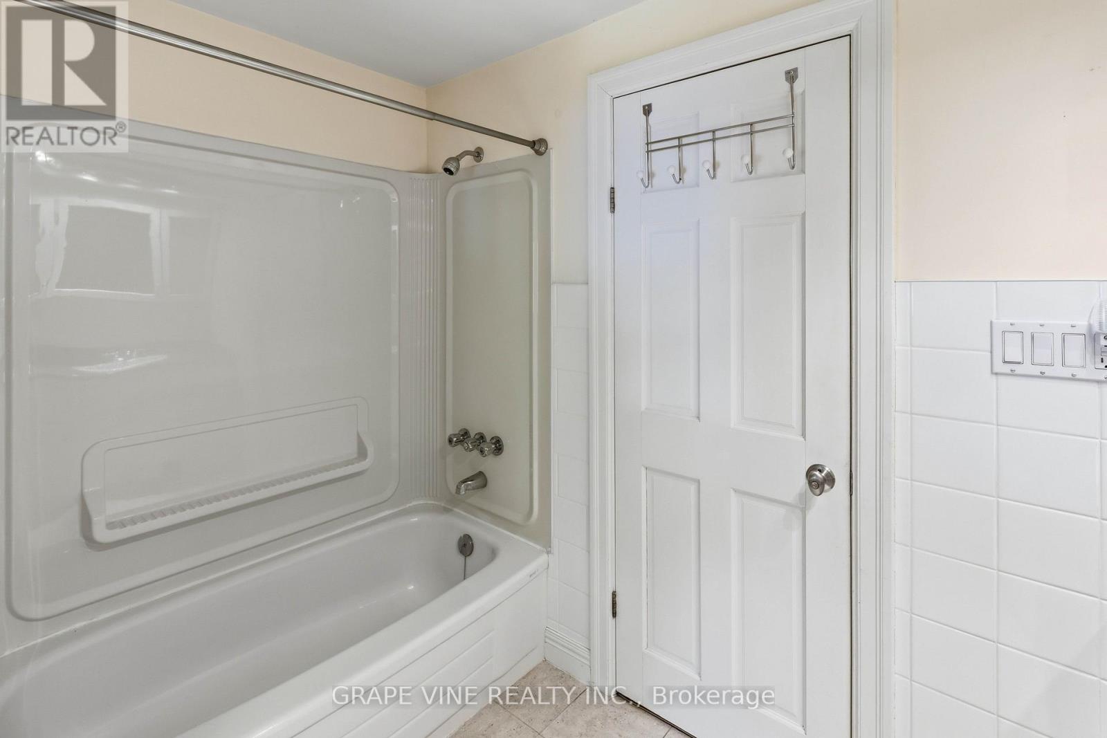 68 GOODMAN CRESCENT - 23