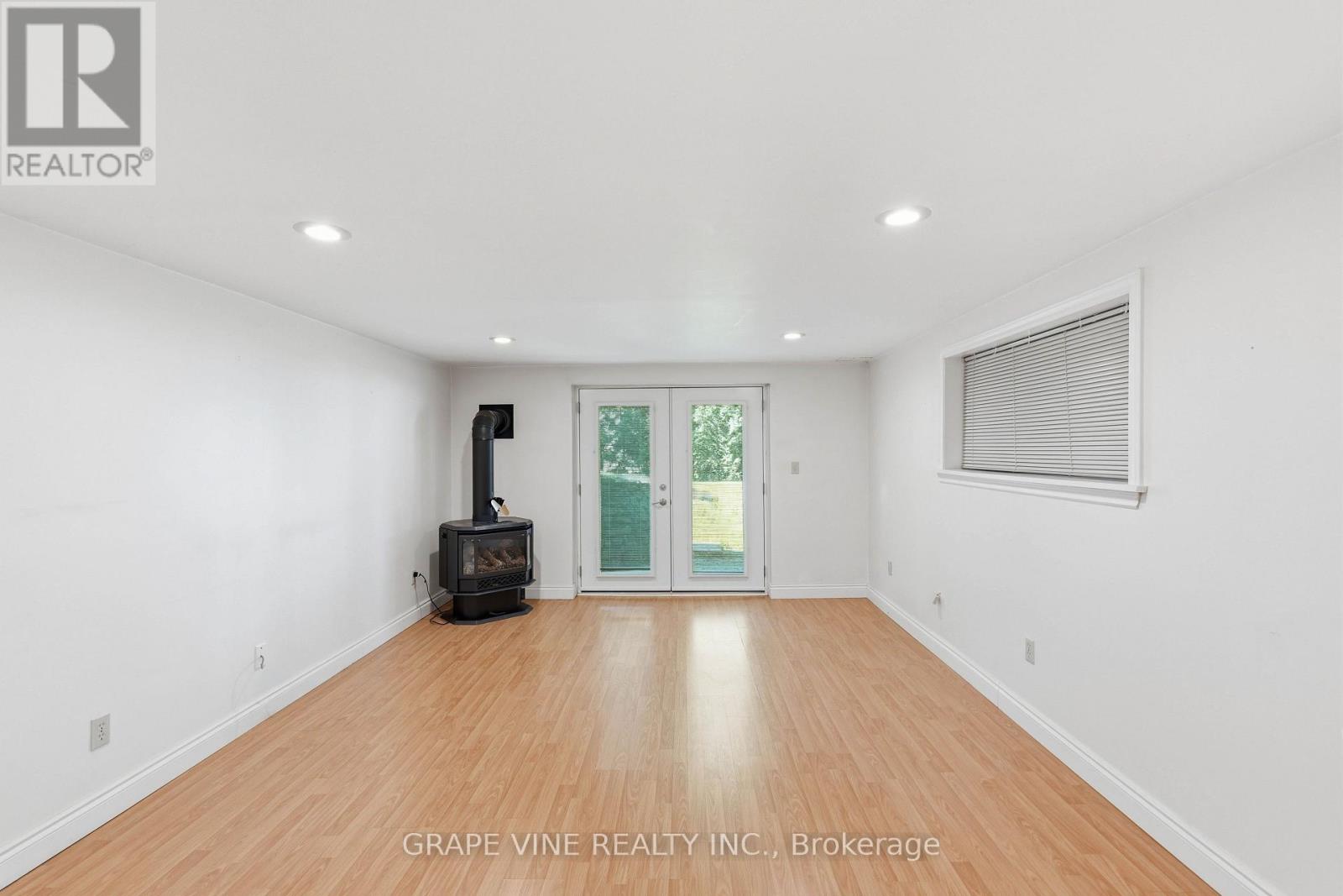 68 GOODMAN CRESCENT - 24