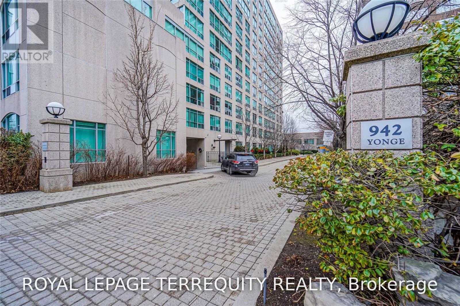#319 942 YONGE STREET - 34