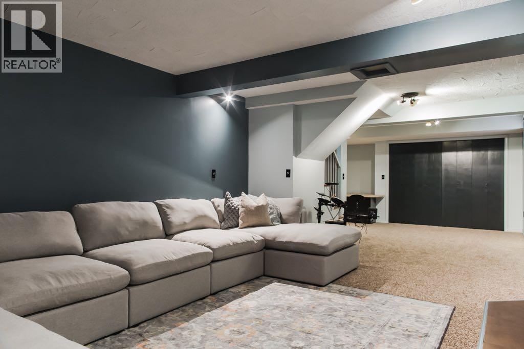 9310 Wedgewood Drive N - Image 34