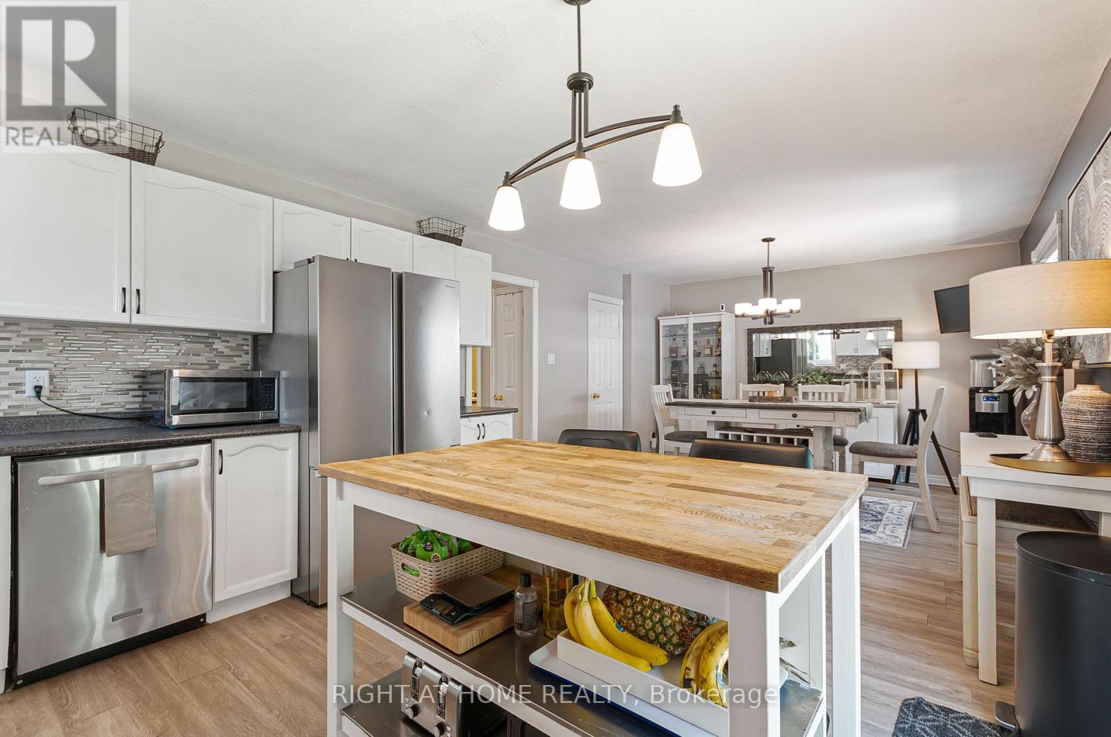 174 SUNDEW DRIVE - 9