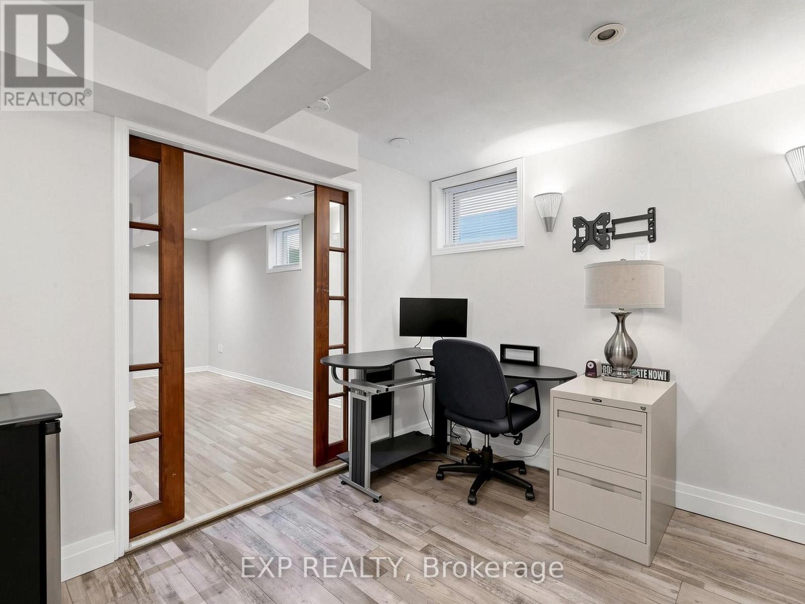 6 BOOTH LANE - 34