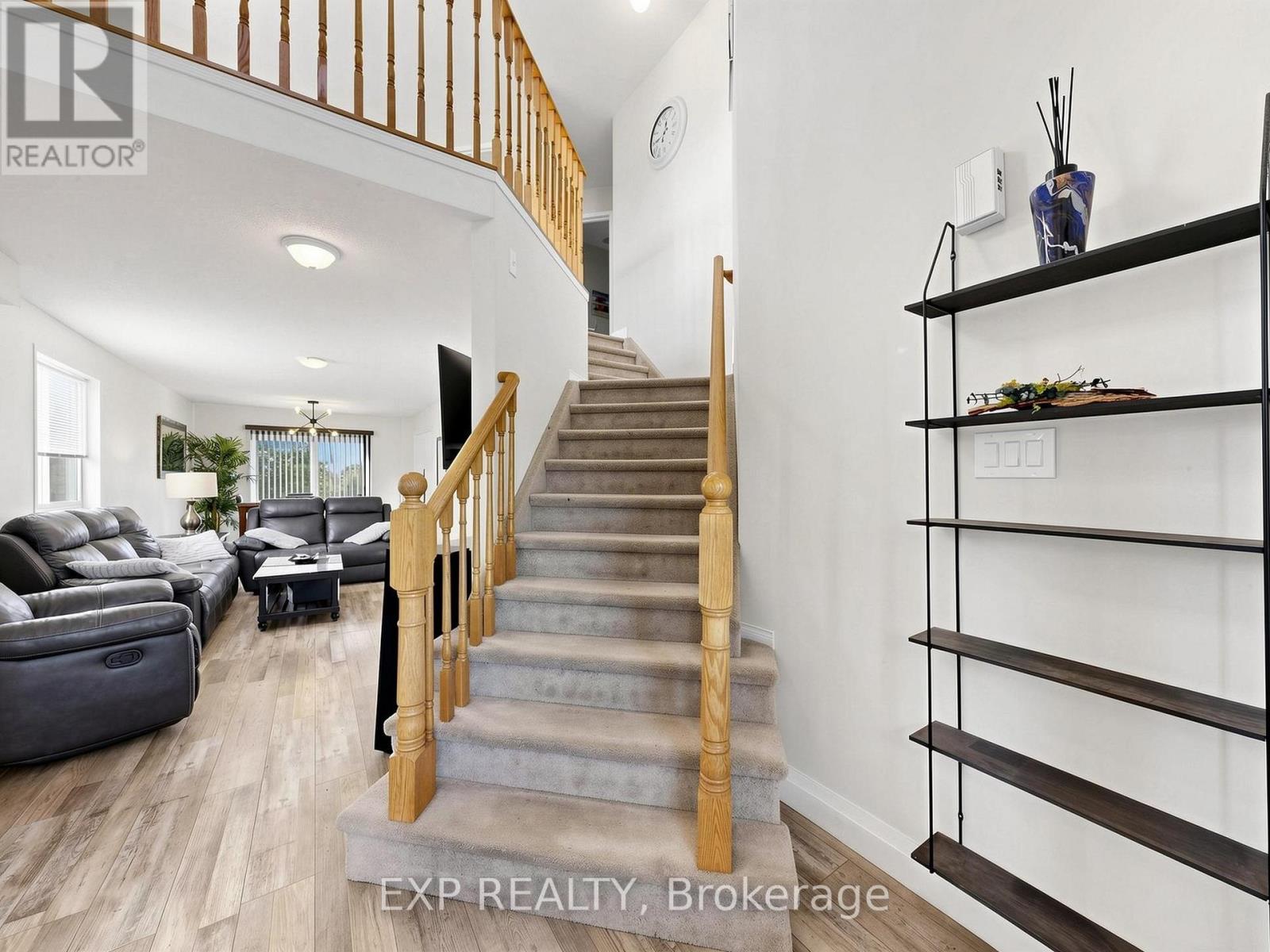 6 BOOTH LANE - Image 14