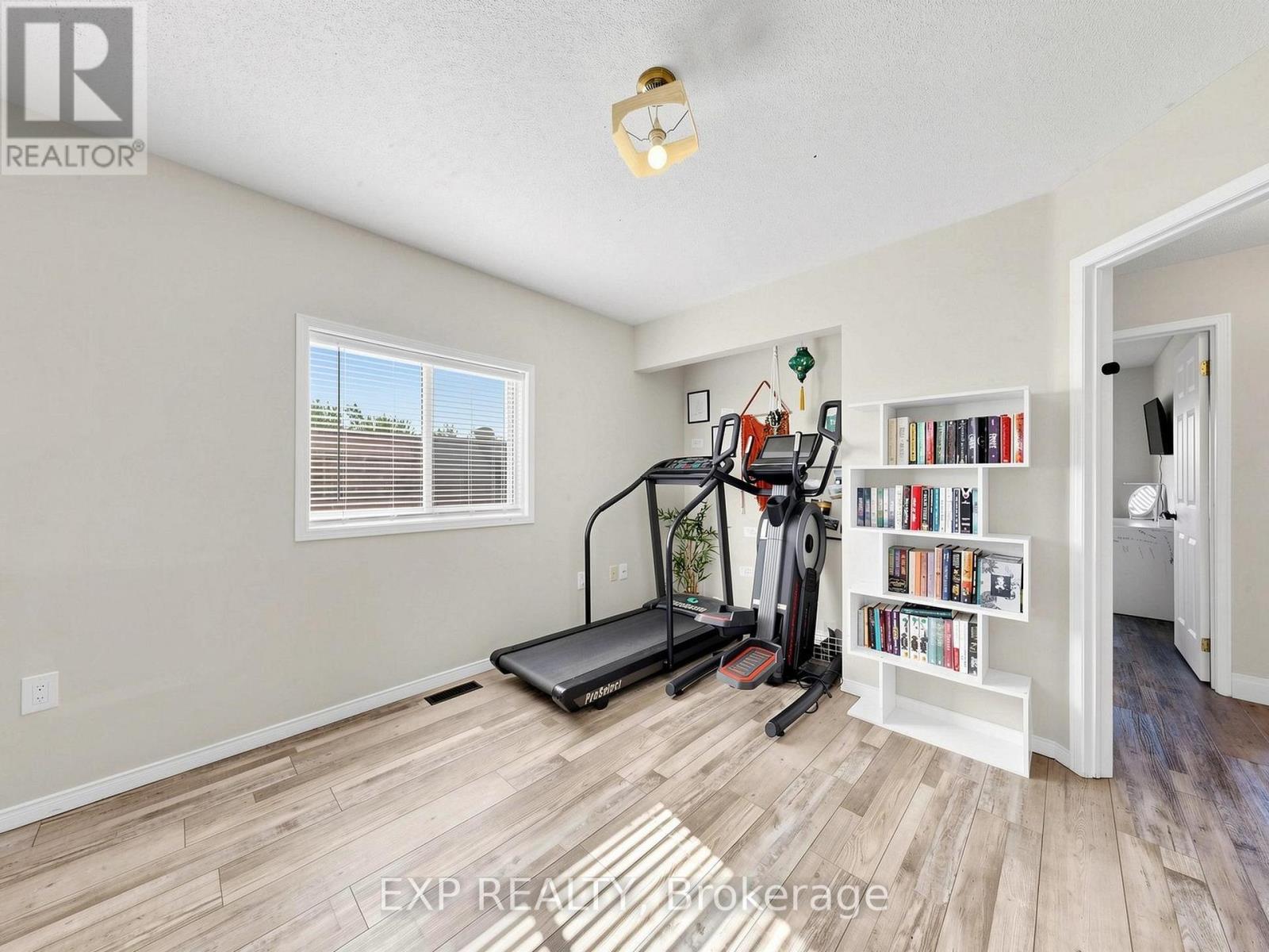 6 BOOTH LANE - Image 16