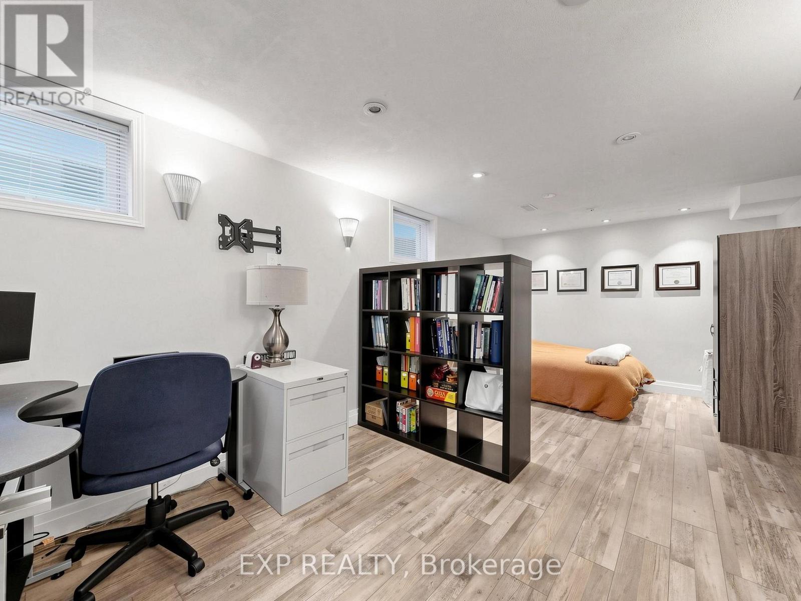 6 BOOTH LANE - Image 33