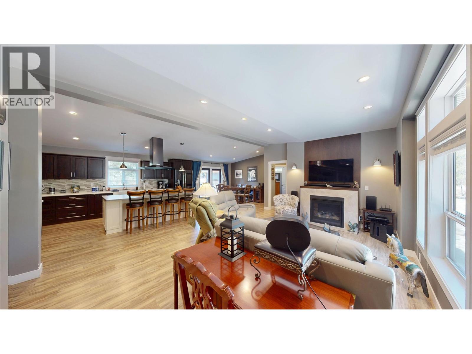 4160 93 Highway - 5
