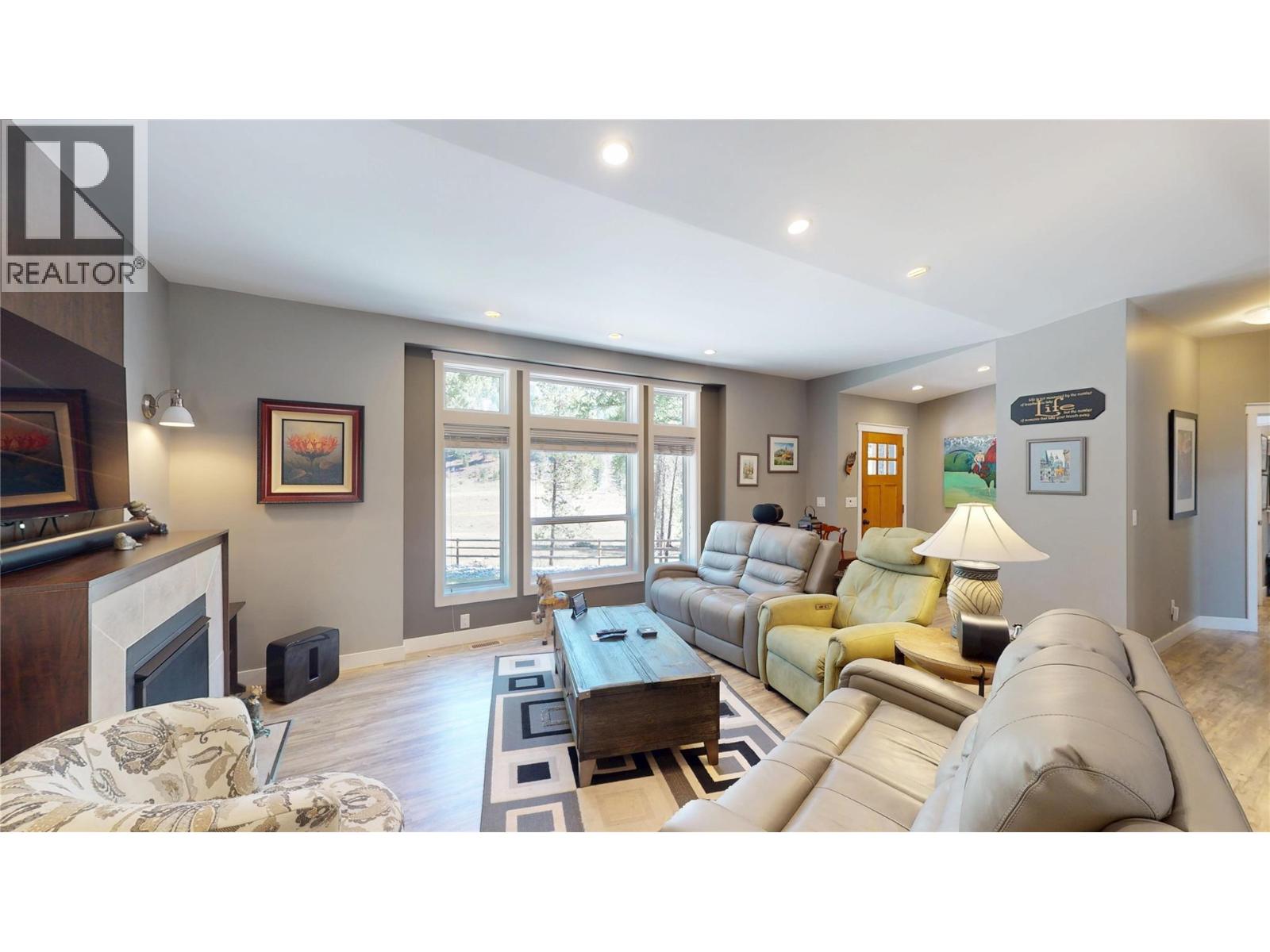4160 93 Highway - Image 7
