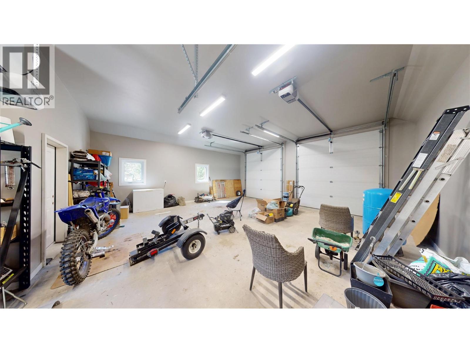 4160 93 Highway - Image 34