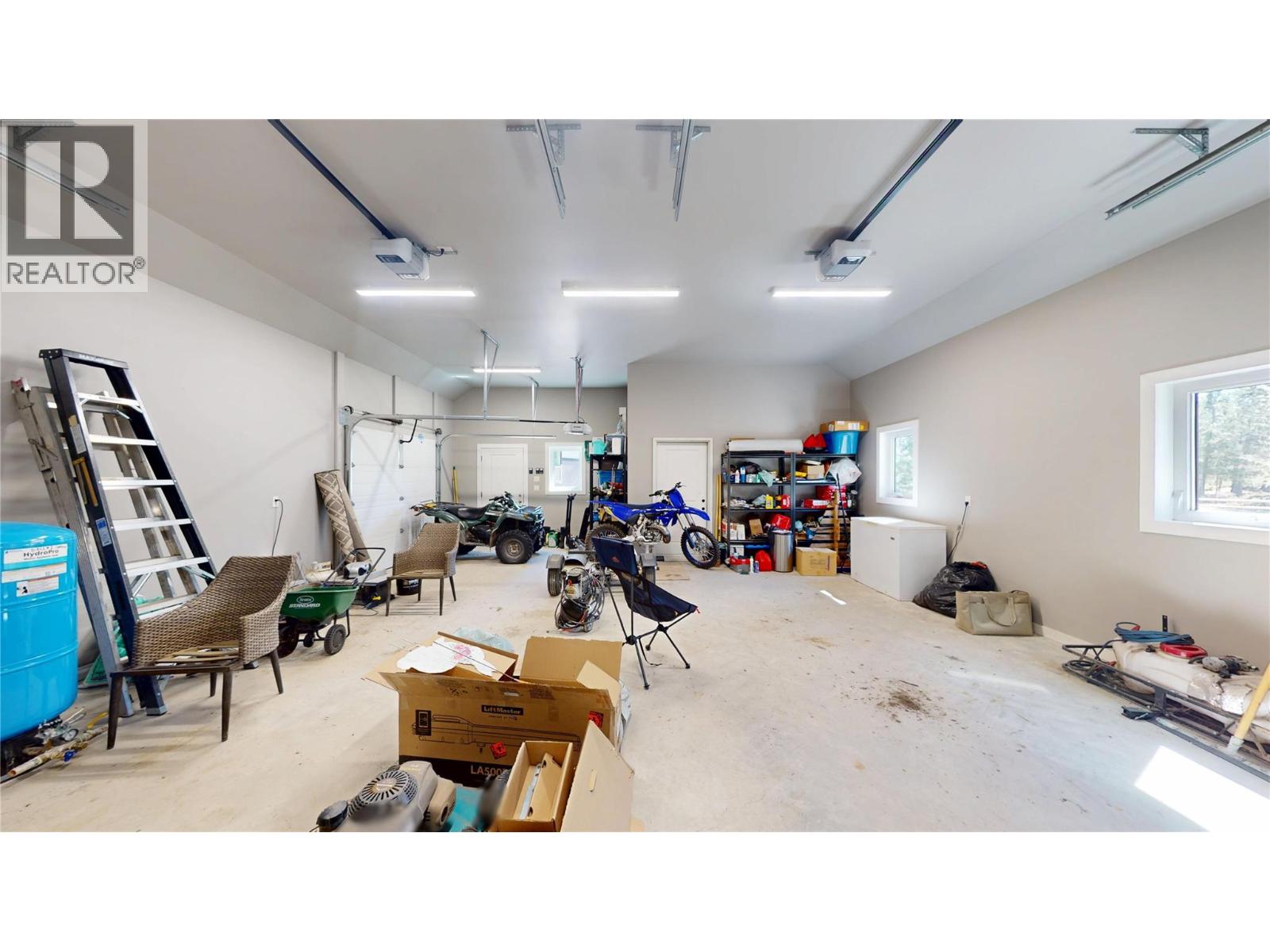 4160 93 Highway - Image 36