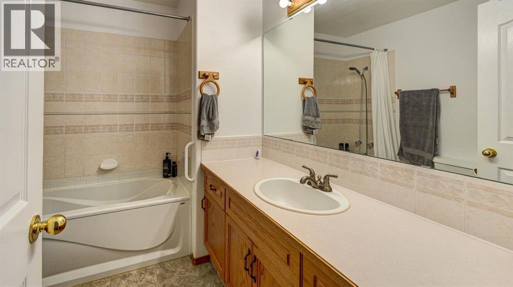 529 53 Avenue W - Image 22
