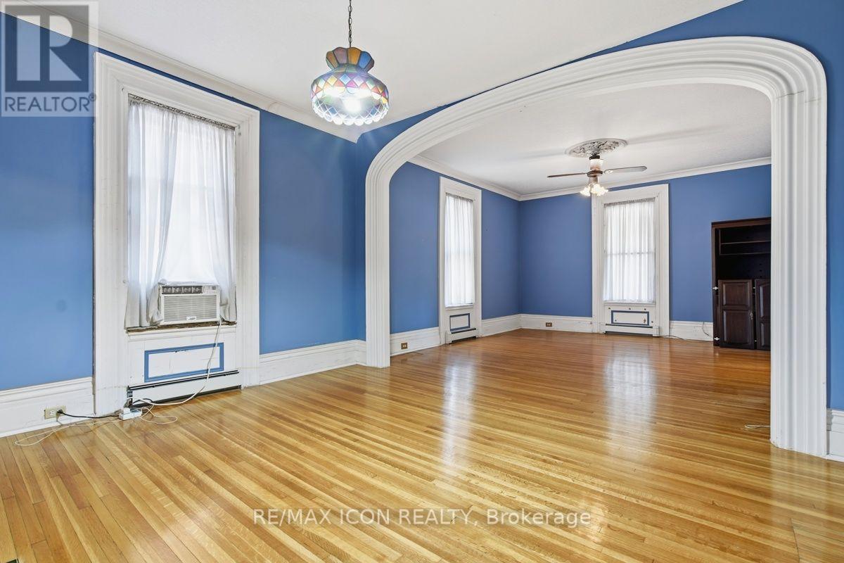 159 FRONT STREET W - 11