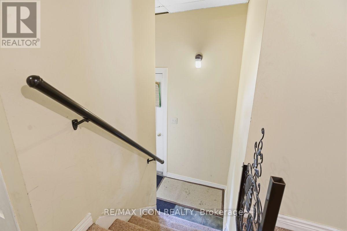 159 FRONT STREET W - Image 32