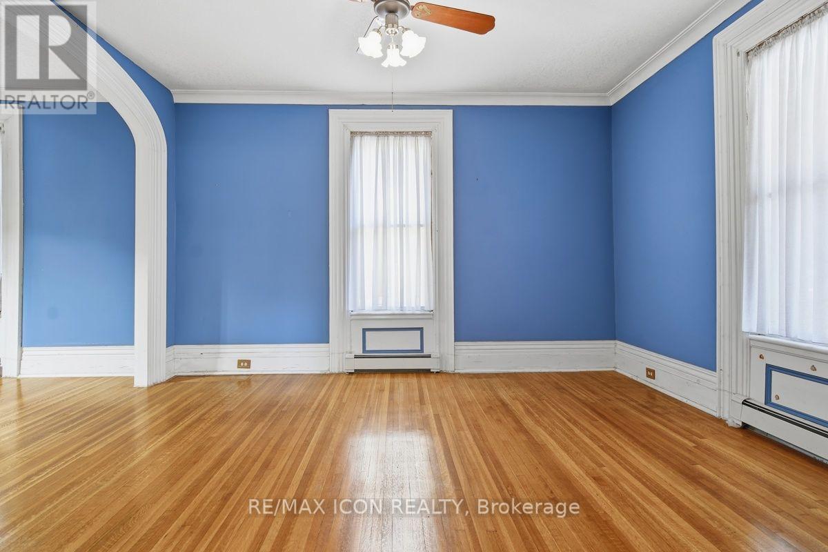 159 FRONT STREET W - Image 8