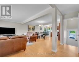 9 STANWOOD DRIVE — photo 4