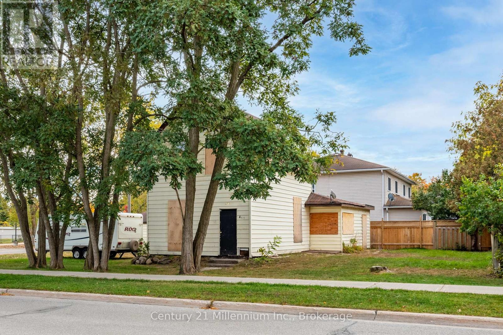 469 ROBERT STREET - 4
