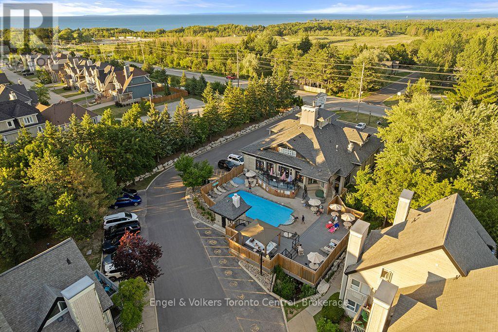#102 796468 GREY ROAD 19 ROAD - 41