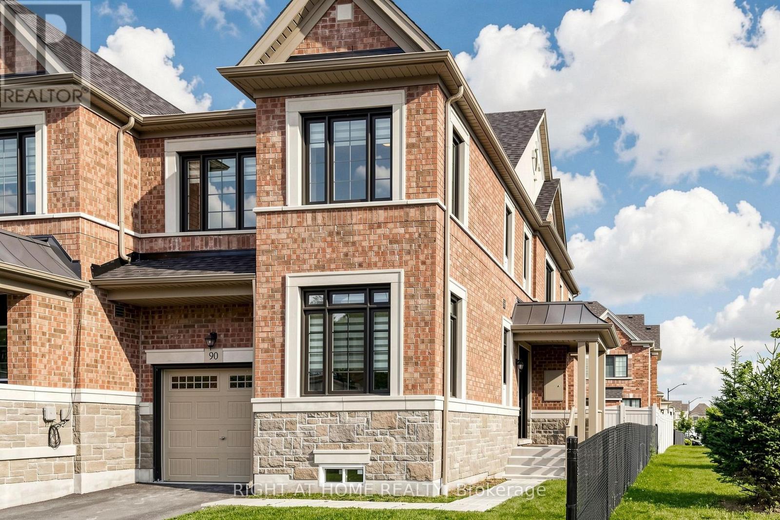 90 LAING DRIVE