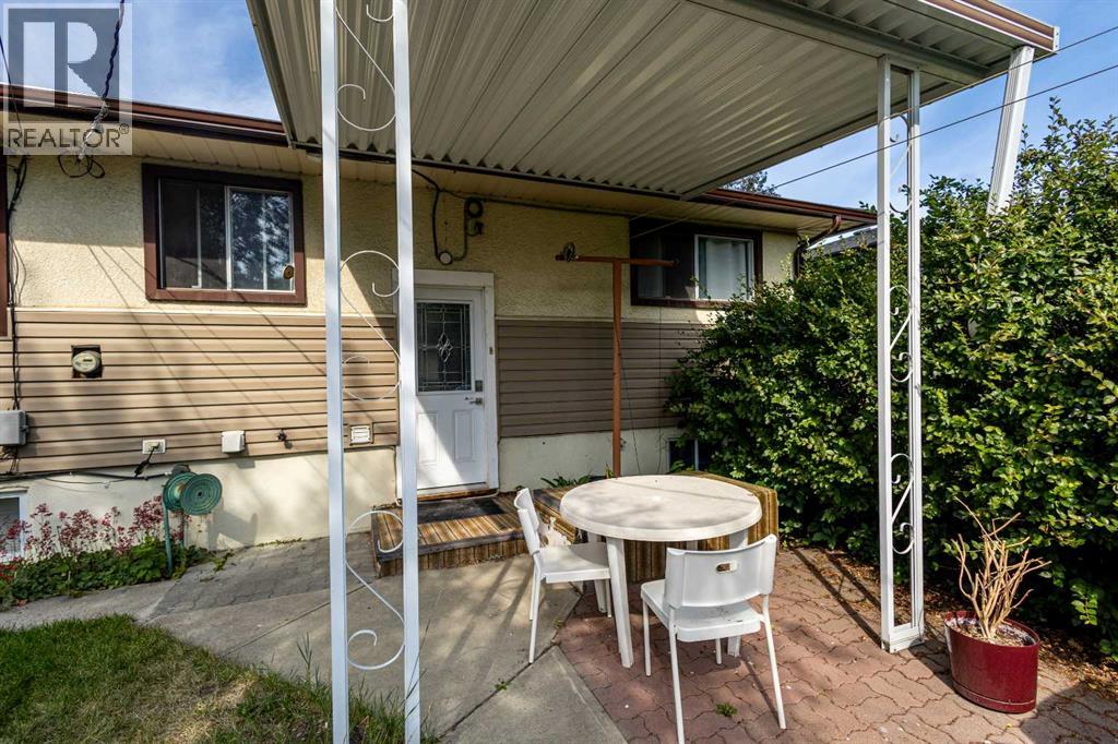 2812 24 Street NW - 21